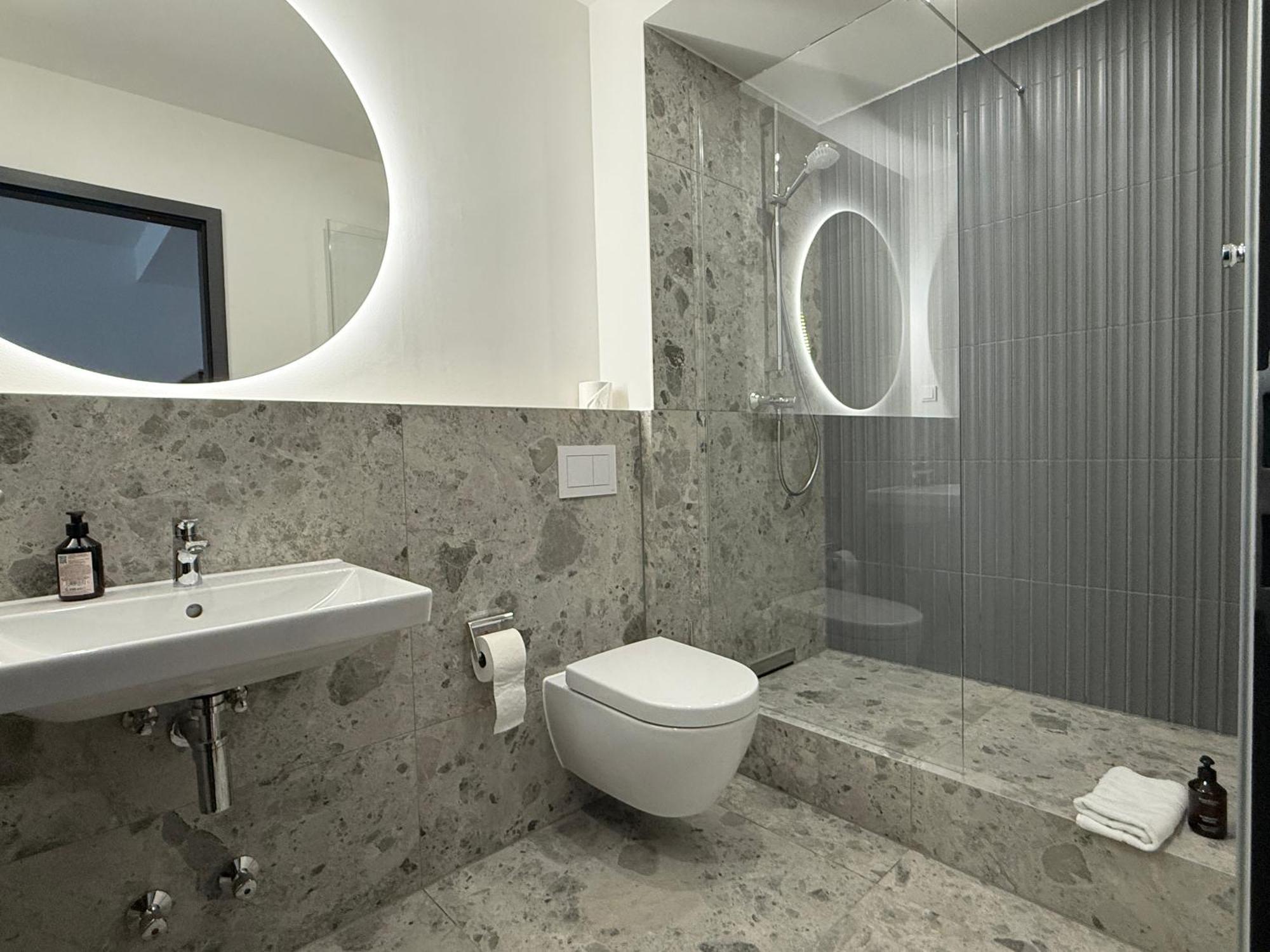 Stayzz By Homyzz - Modern Studios Alsterdorf -Winterhude- Stadtpark Hamburg Eksteriør bilde
